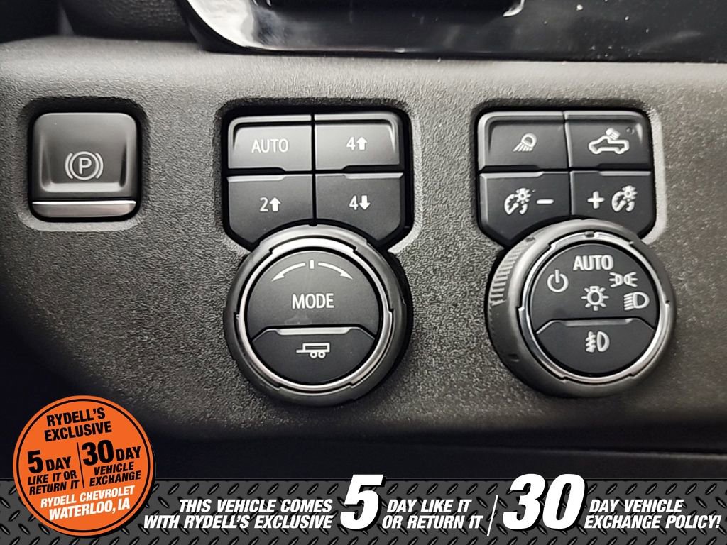 Certified 2023 Chevrolet Silverado 1500 High Country w/ Technology Package image 33