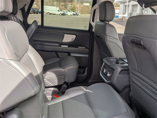 Used 2025 Ford Expedition Active image 37