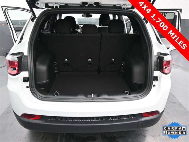 Used 2025 Jeep Compass Sport image 18