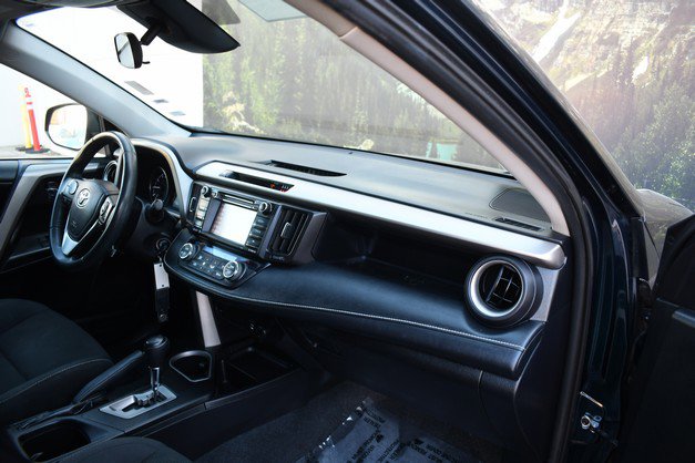 Used 2017 Toyota RAV4 XLE w/ Carpet Mat Package image 25