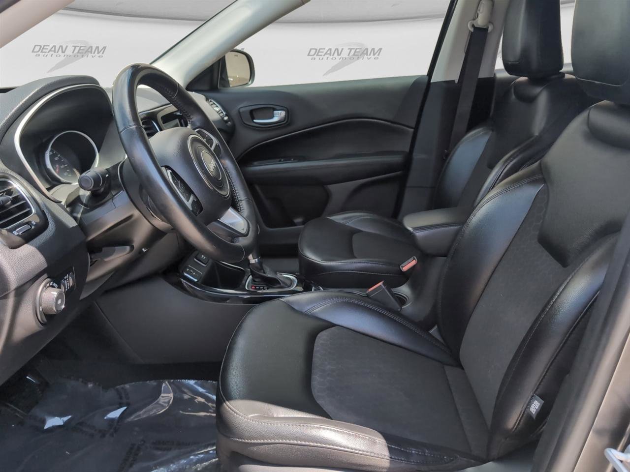 Used 2019 Jeep Compass Latitude FWD image 10