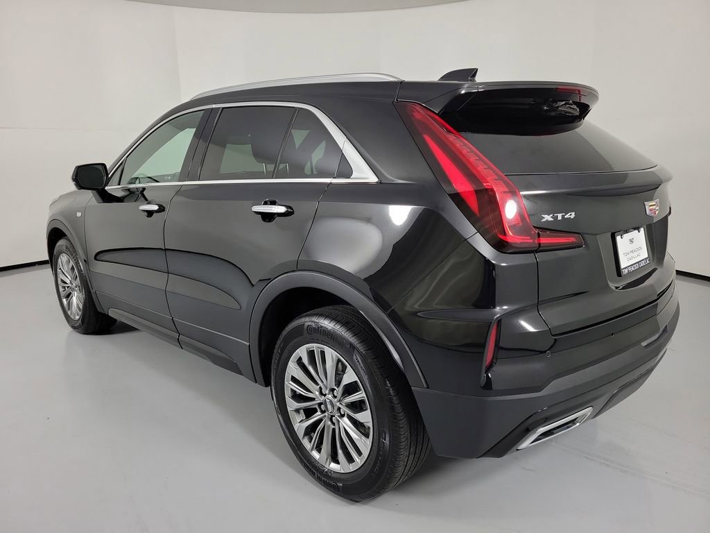 Certified 2025 Cadillac XT4 Premium Luxury image 3