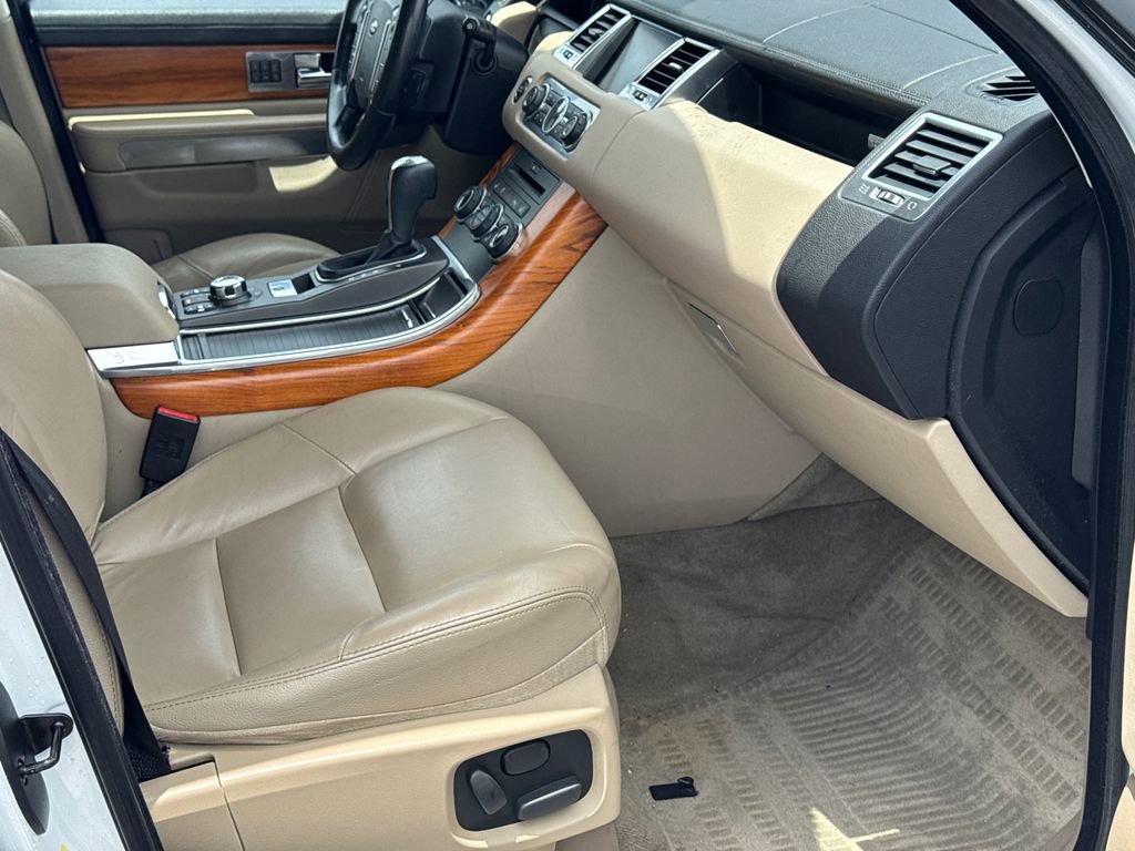 Used 2011 Land Rover Range Rover Sport HSE AWD/4WD image 13