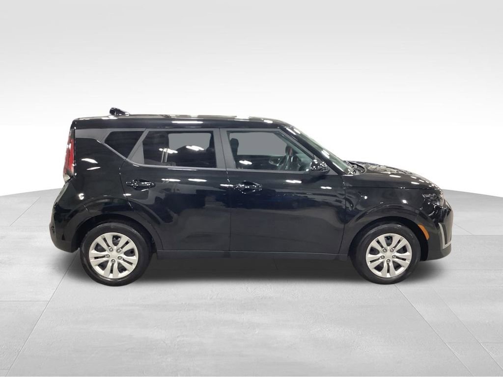 Certified 2023 Kia Soul LX image 6