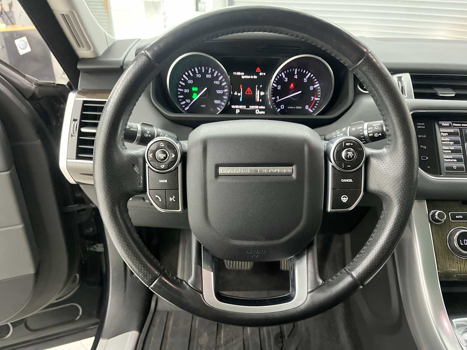 Used 2015 Land Rover Range Rover Sport HSE AWD/4WD image 17