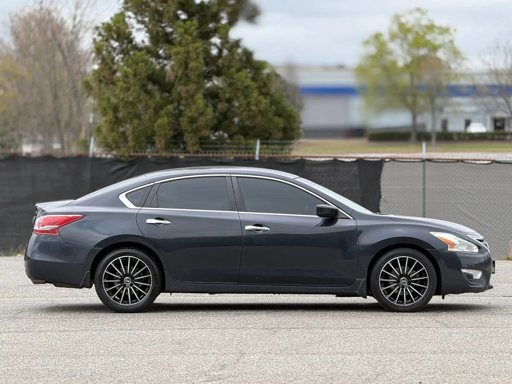 Used 2013 Nissan Altima 2.5 S FWD image 7