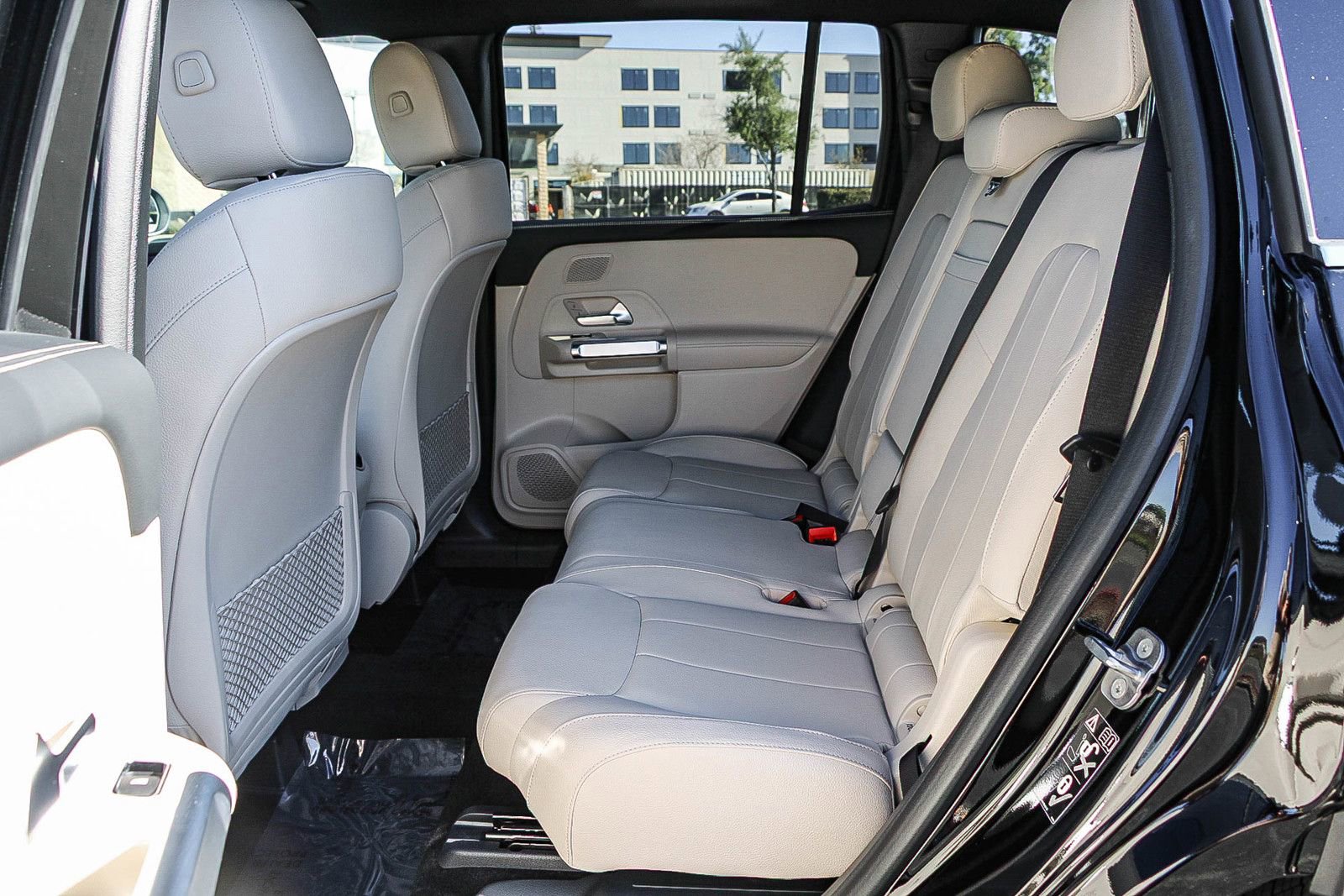 Certified 2026 Mercedes-Benz GLB 250 4MATIC image 19