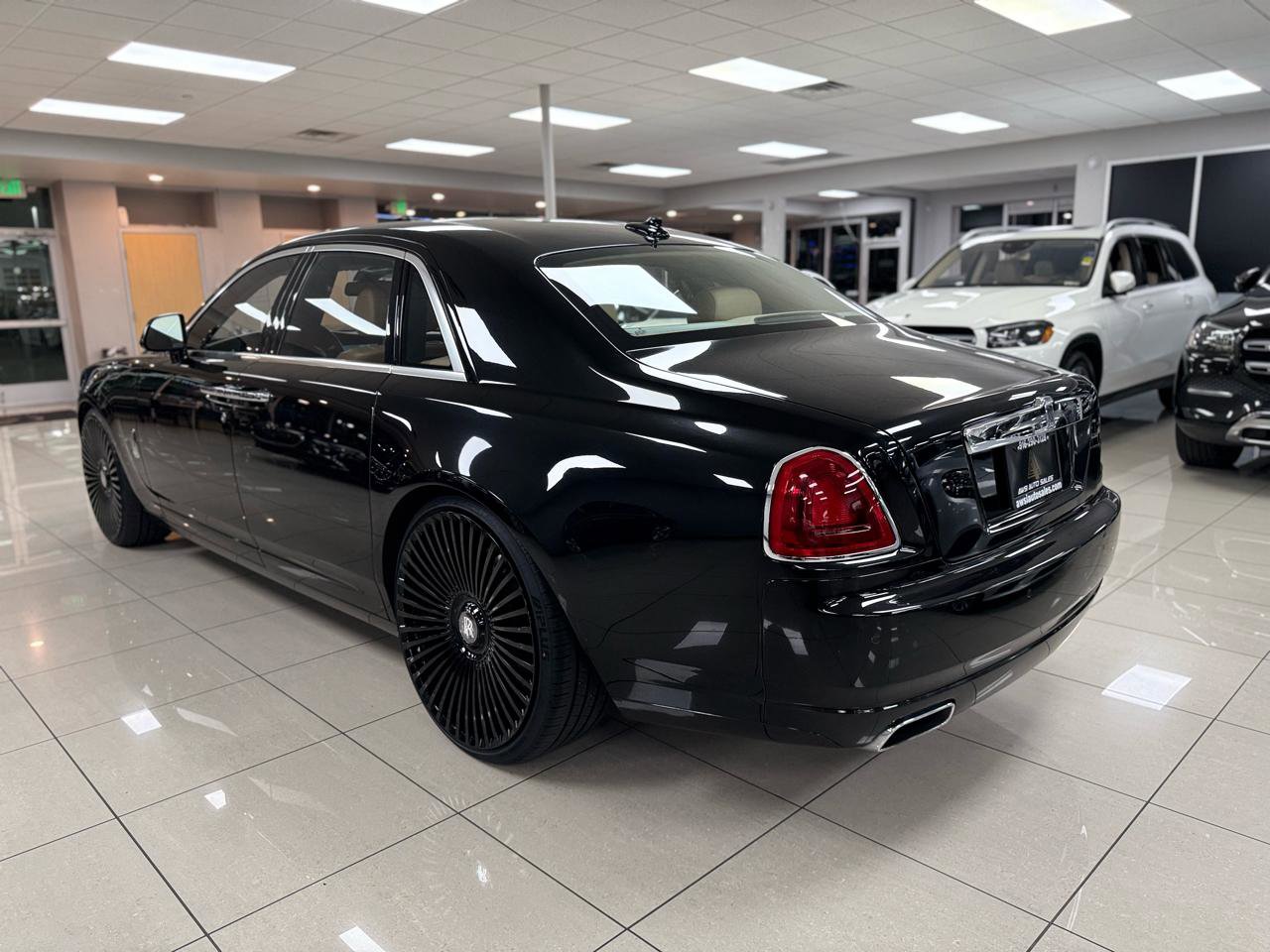 Used 2013 Rolls-Royce Ghost RWD image 2
