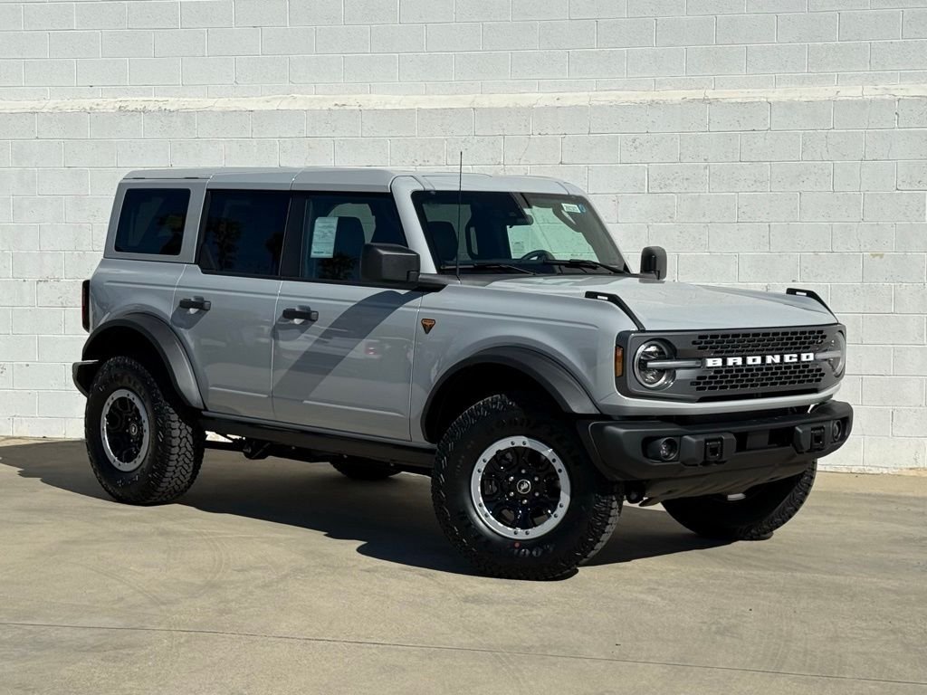 New 2026 Ford Bronco Badlands w/ Sasquatch Package