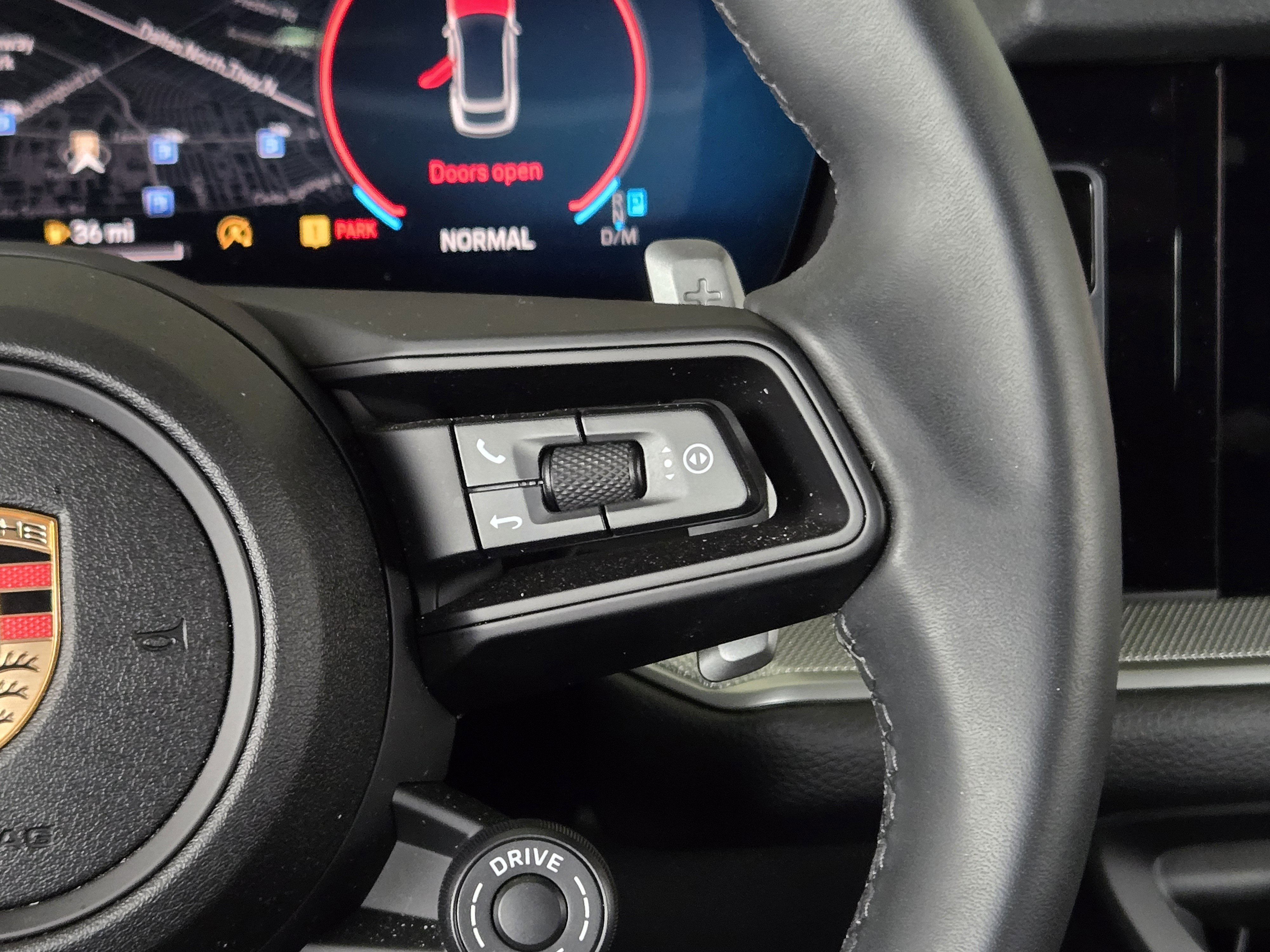 Certified 2025 Porsche Cayenne Coupe image 32