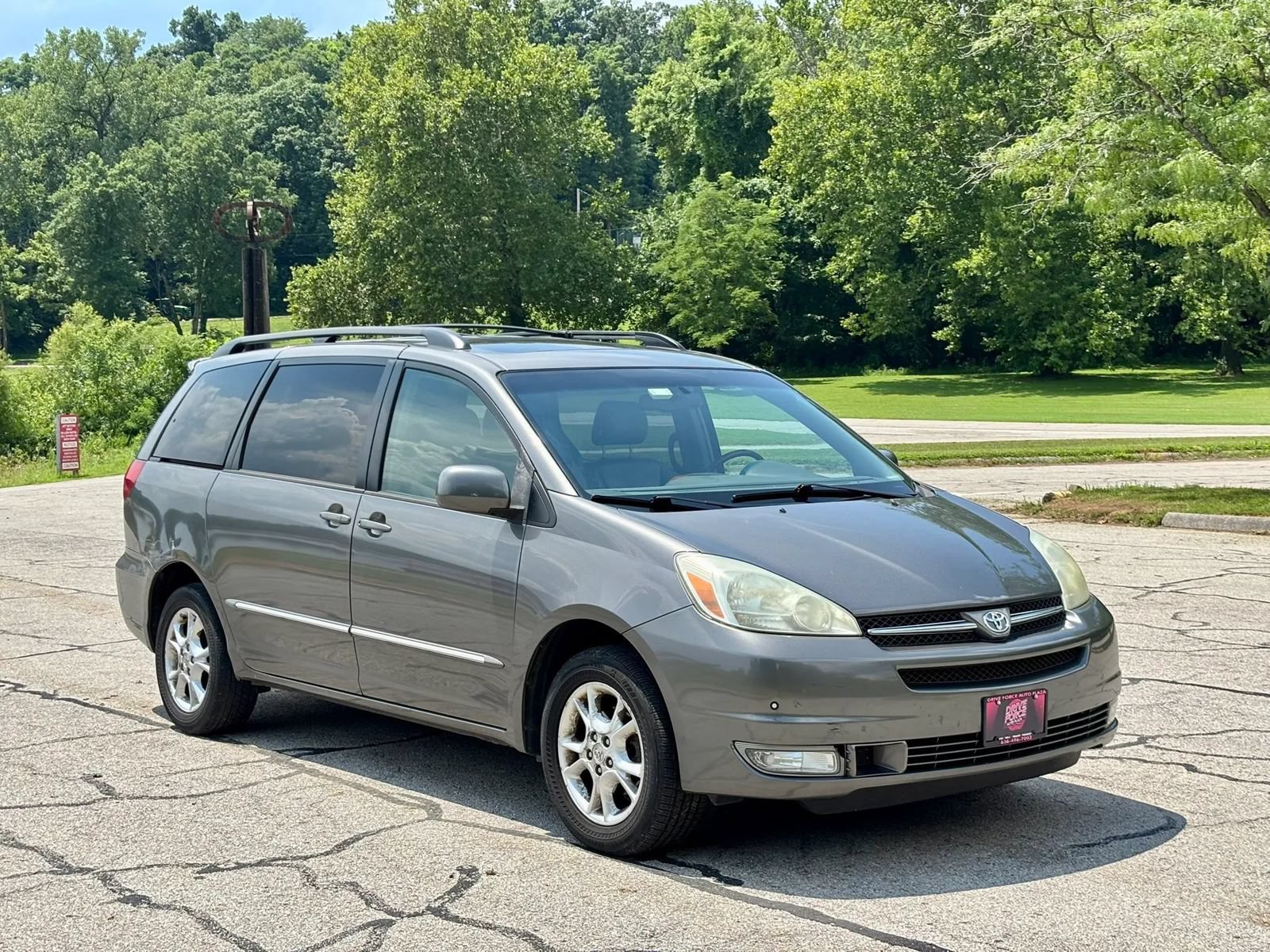 Used 2005 Toyota Sienna XLE Limited AWD/4WD image 3