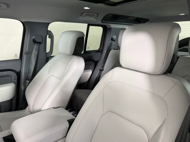 New 2026 Land Rover Defender 110 S AWD/4WD image 6