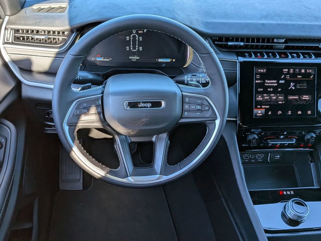 New 2025 Jeep Grand Cherokee L Altitude image 30