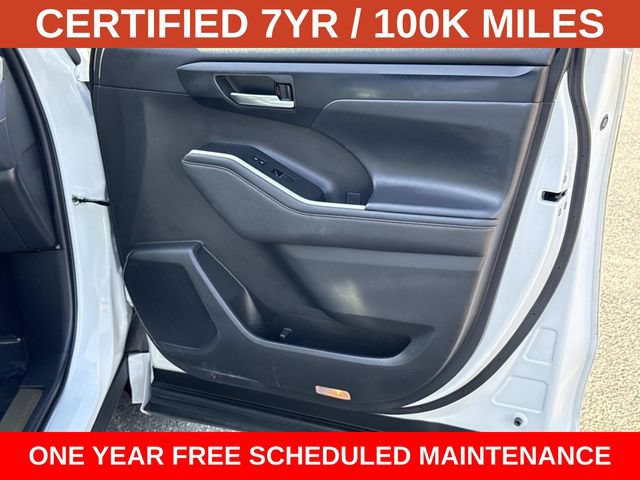Used 2023 Toyota Highlander Bronze Edition FWD image 8