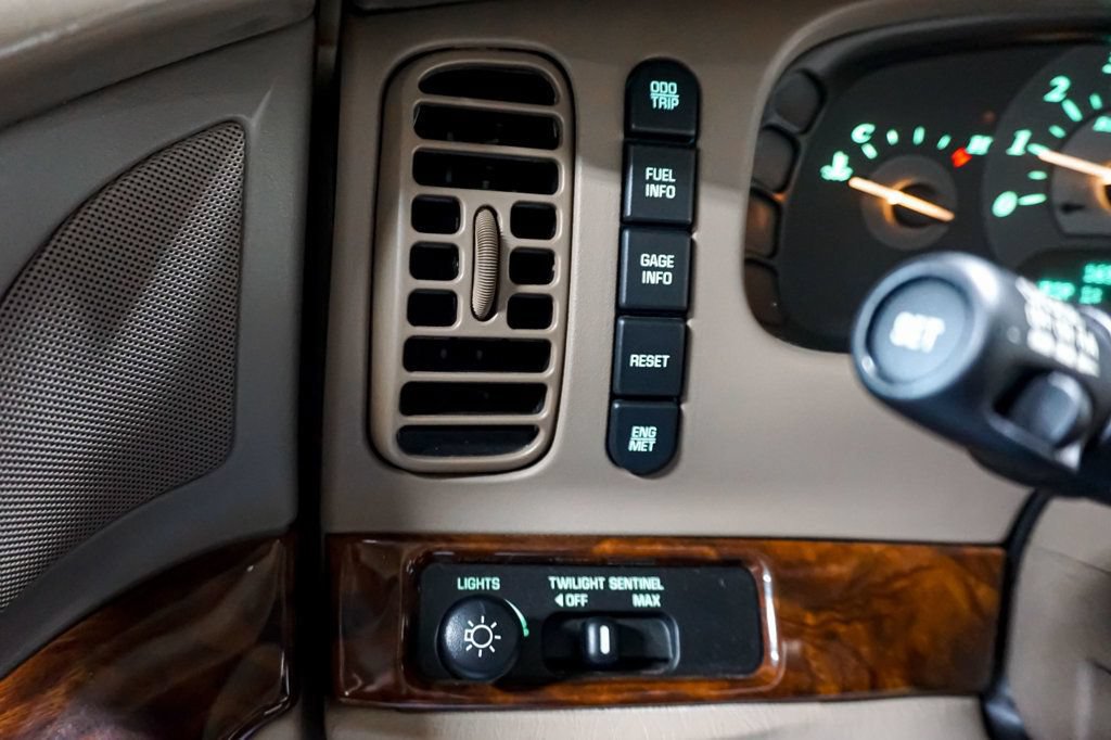 Used 2004 Buick Park Avenue Ultra w/ Ultra Luxury Package FWD image 64