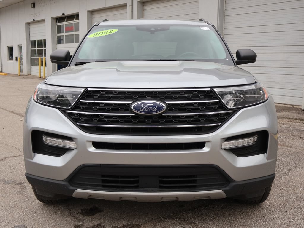 Used 2022 Ford Explorer XLT w/ Equipment Group 202A AWD/4WD image 9