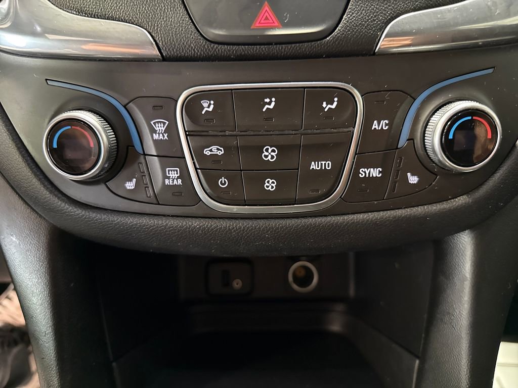 Used 2018 Chevrolet Equinox LT AWD/4WD image 14