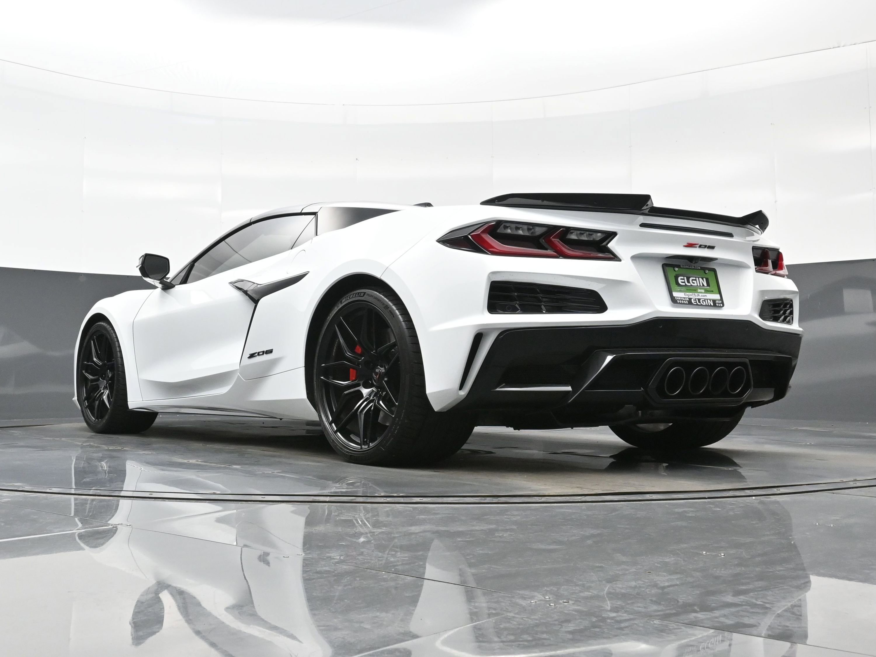 Used 2025 Chevrolet Corvette Z06 w/ Stealth Interior Trim Package RWD image 26