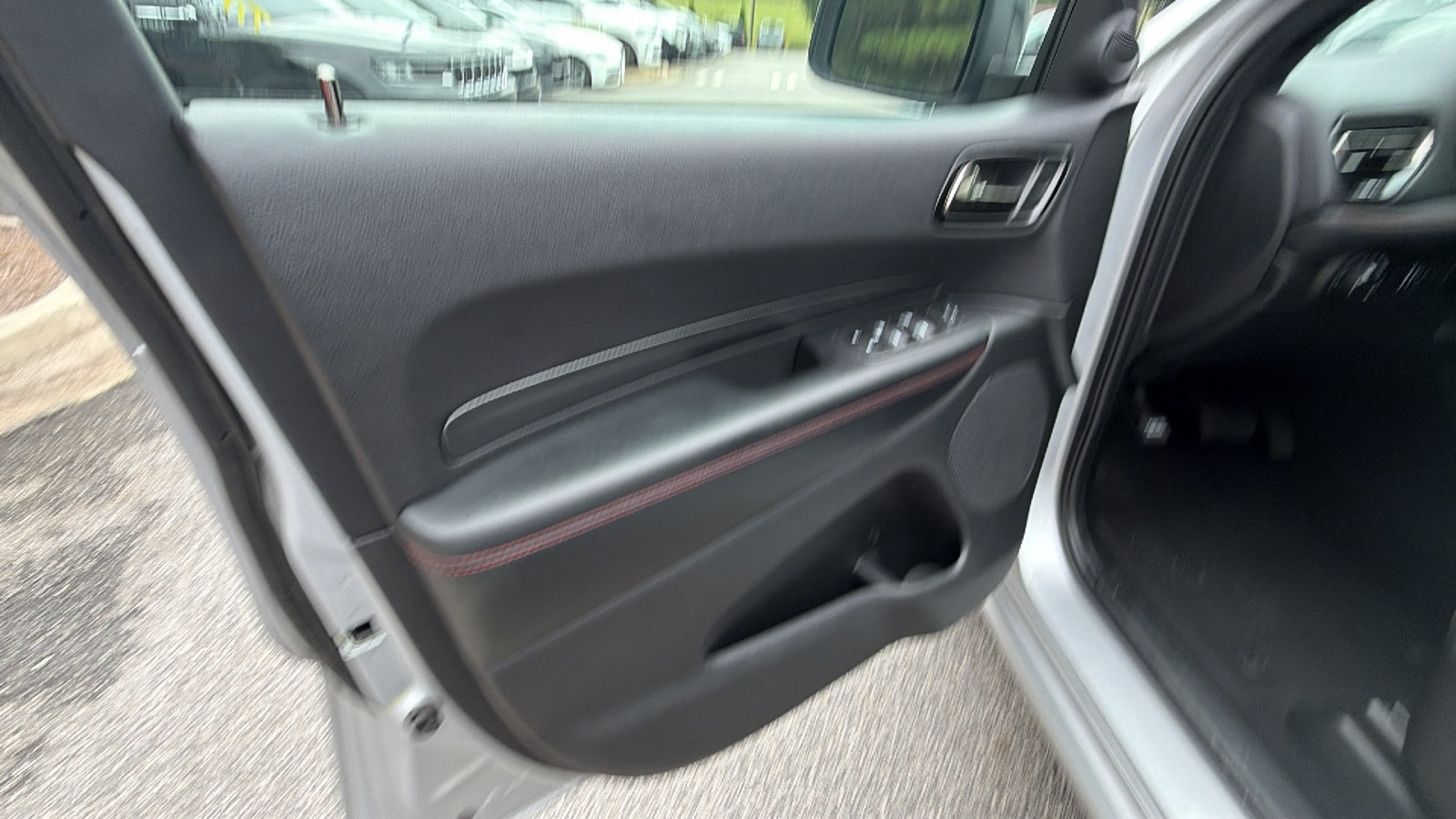 Used 2025 Dodge Durango GT AWD/4WD image 14