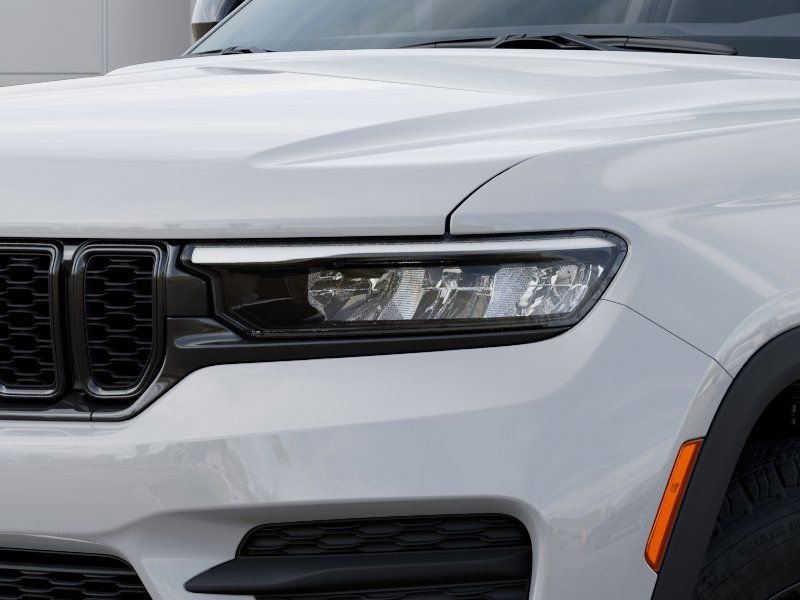 New 2025 Jeep Grand Cherokee Altitude image 10