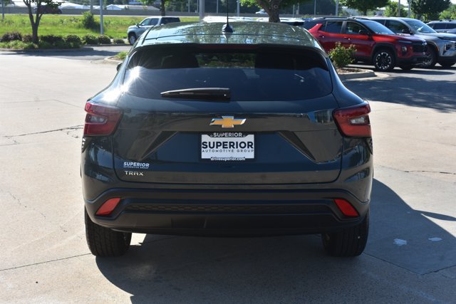 Used 2025 Chevrolet Trax LS w/ LS Convenience Package FWD image 6