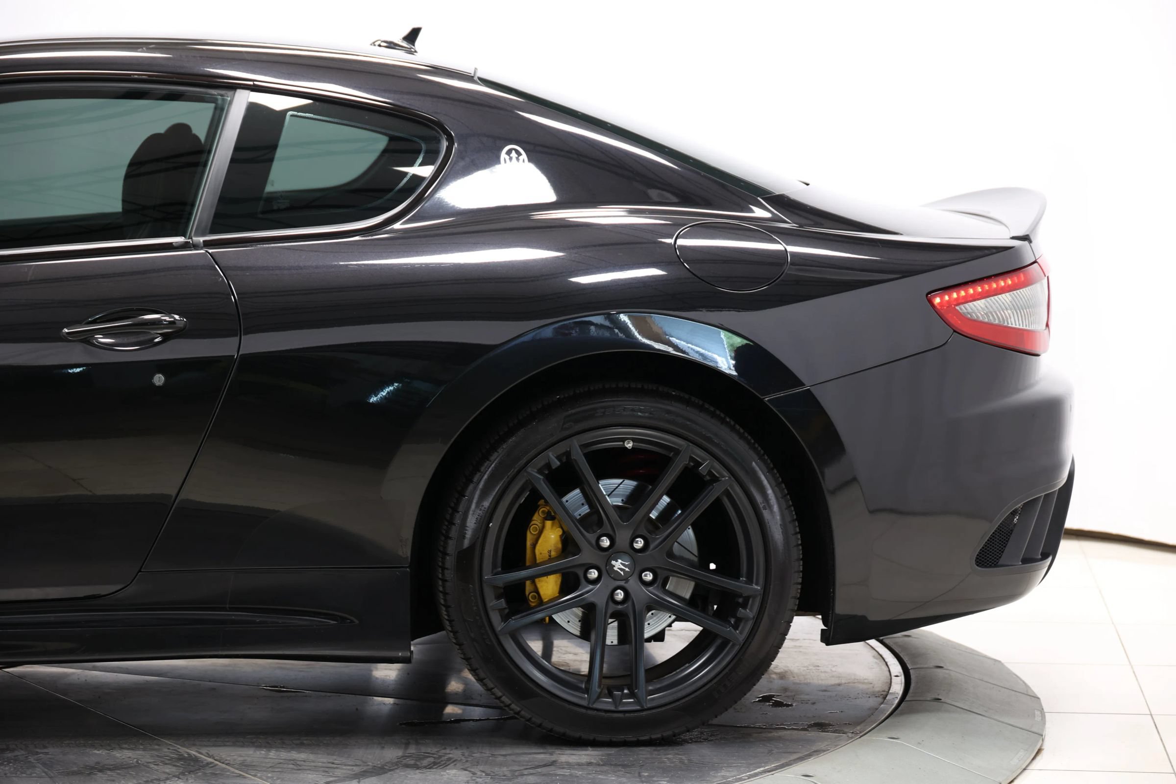 Used 2016 Maserati GranTurismo Sport RWD image 8