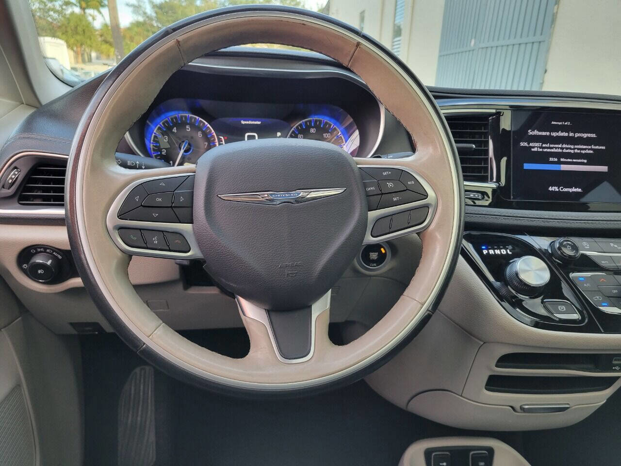 Used 2020 Chrysler Pacifica Limited FWD image 21