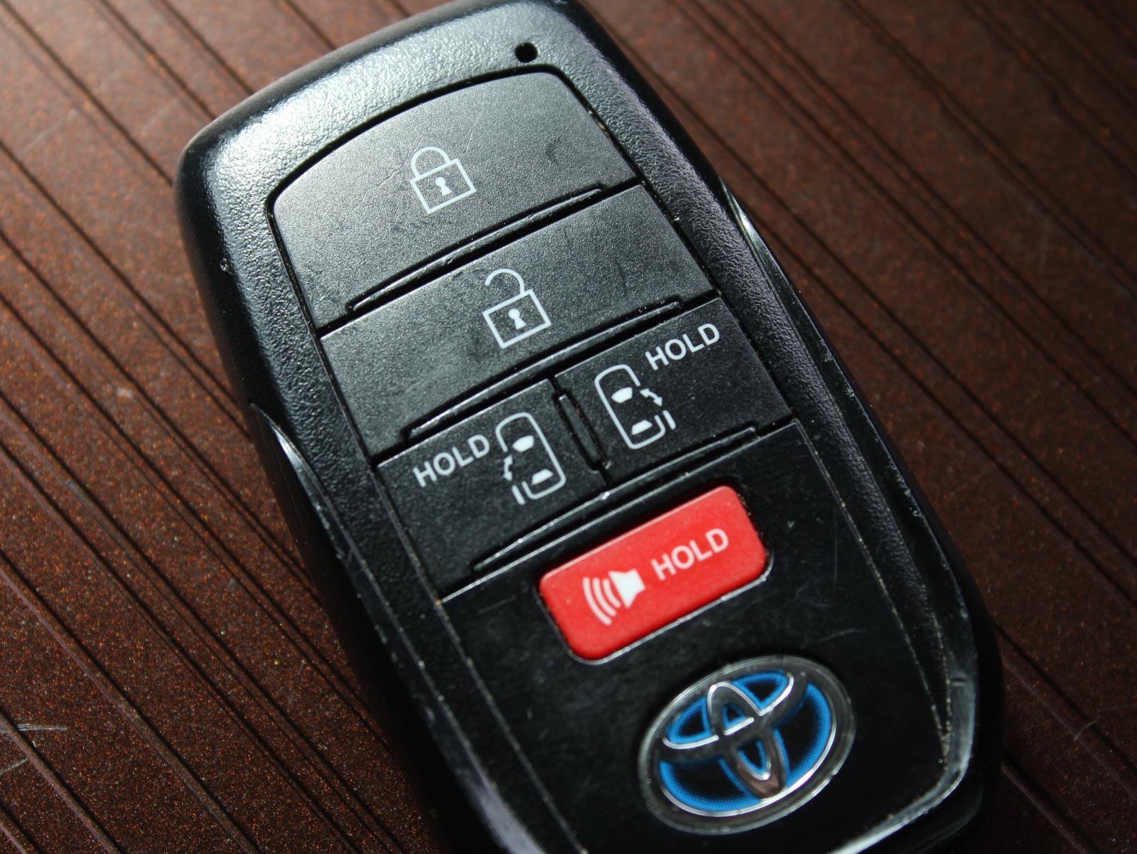 Used 2022 Toyota Sienna LE AWD/4WD image 15