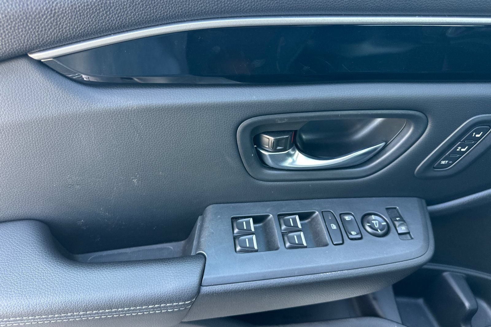 Used 2025 Honda Pilot EX-L image 11