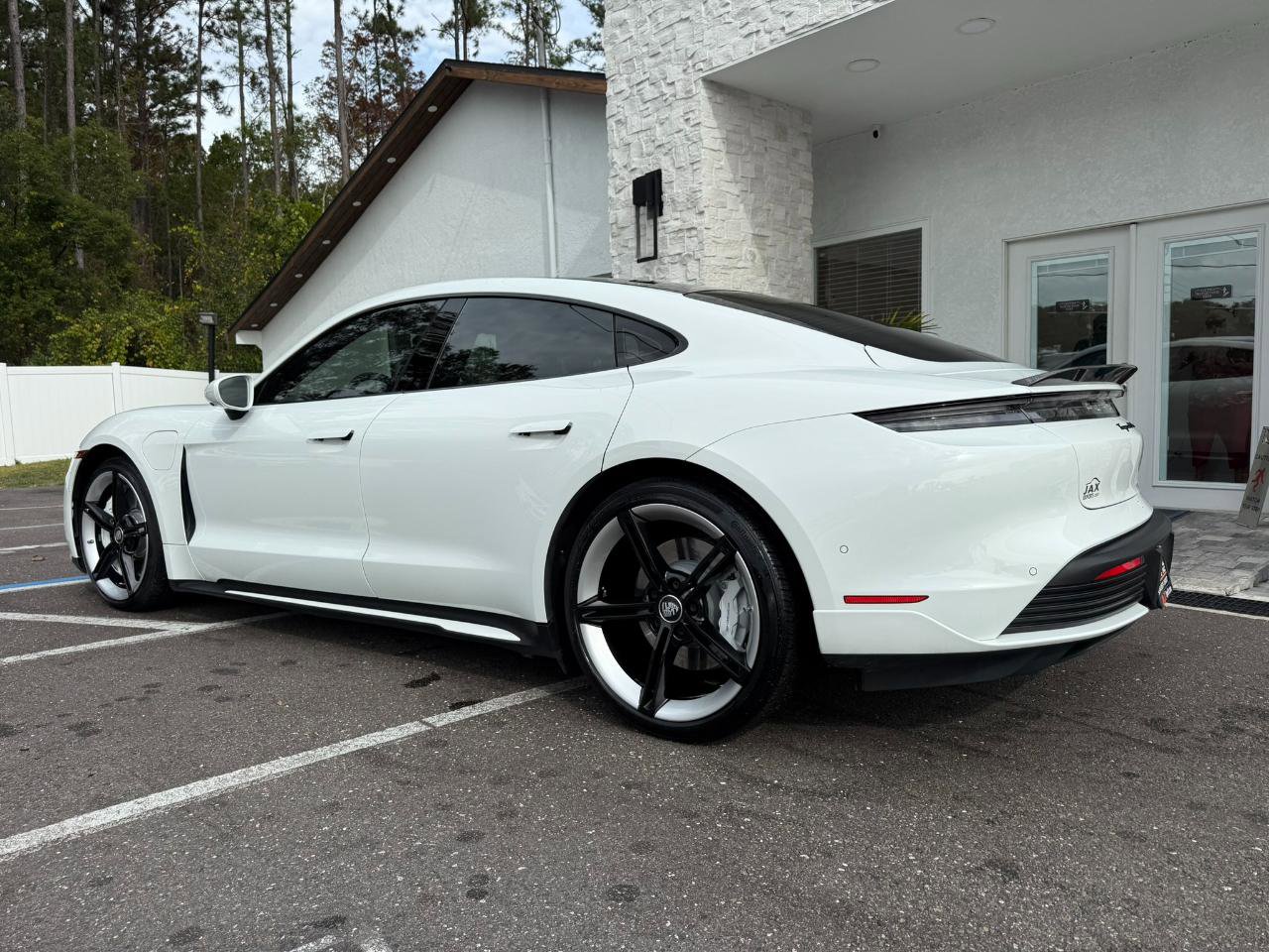 Used 2020 Porsche Taycan AWD/4WD image 3