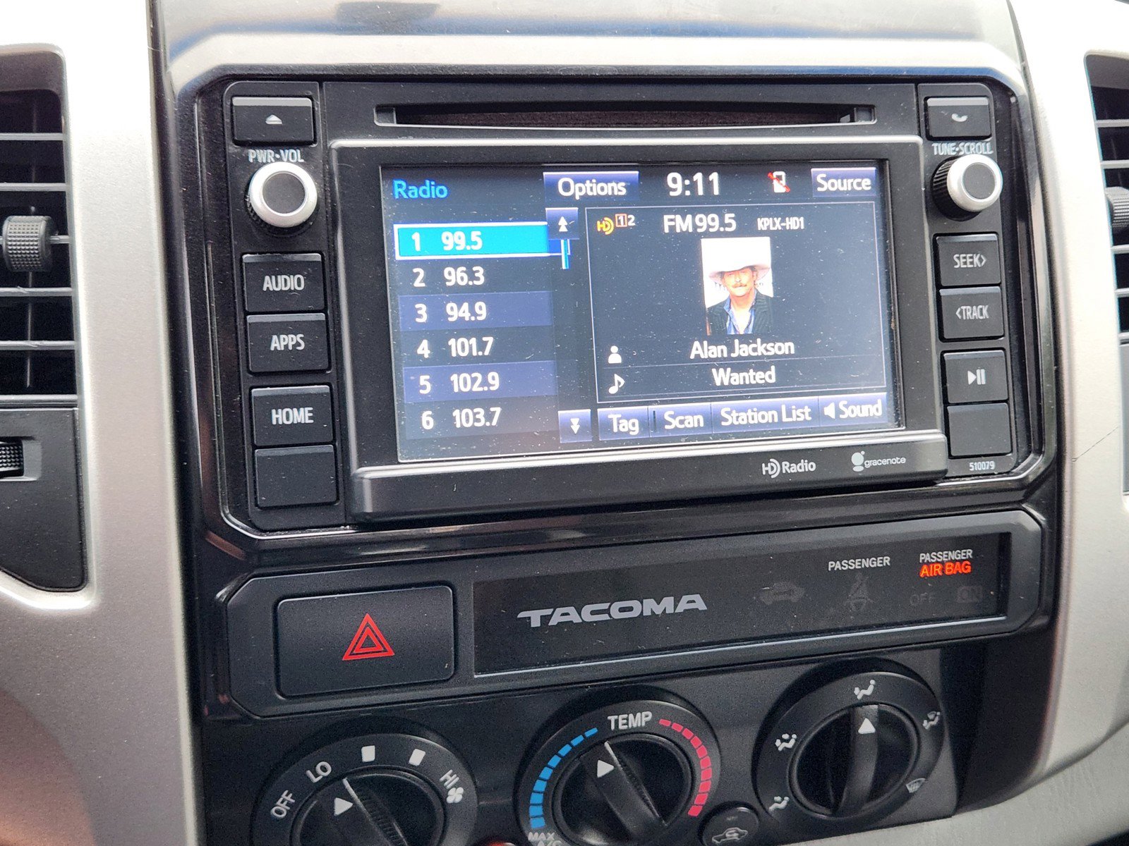 Used 2015 Toyota Tacoma PreRunner w/ SR5 Package RWD image 6