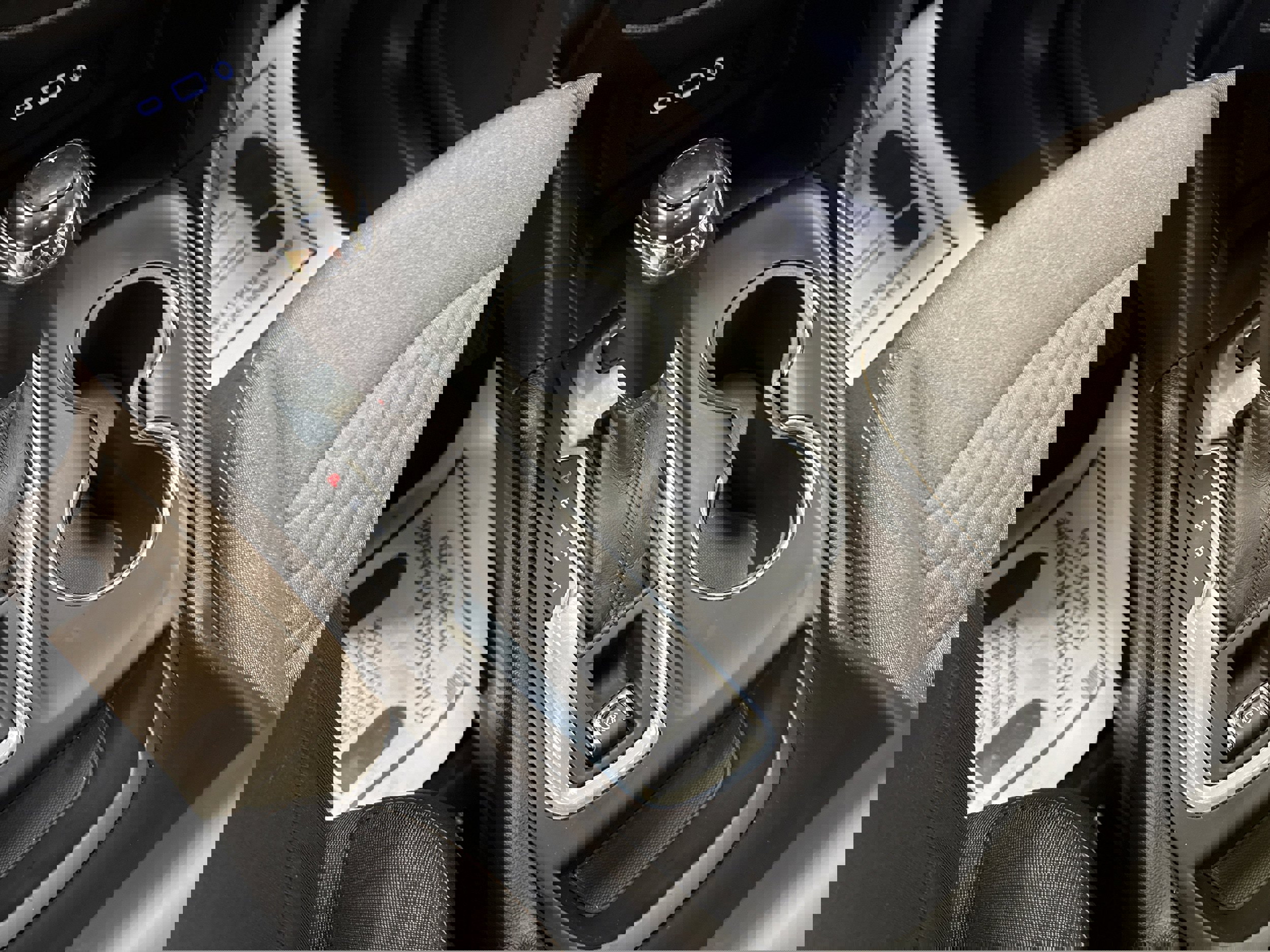 Used 2019 Chevrolet Equinox LT w/ Driver Convenience Package image 9