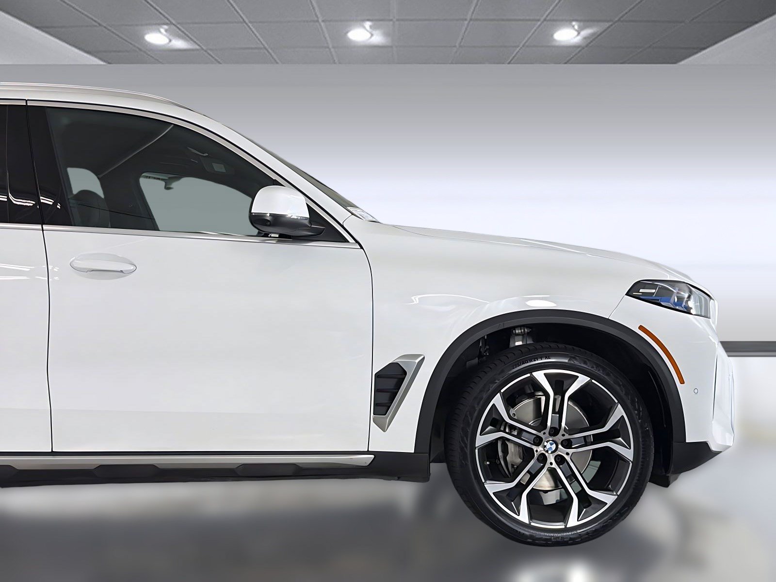 Used 2024 BMW X5 sDrive40i w/ Premium Package RWD image 34