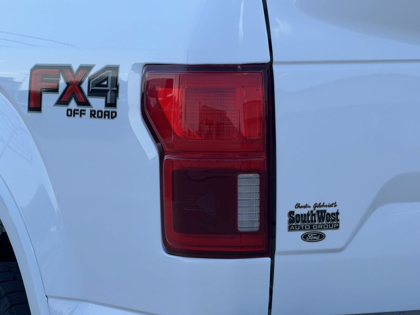 Used 2019 Ford F150 Lariat w/ Equipment Group 502A Luxury AWD/4WD image 12