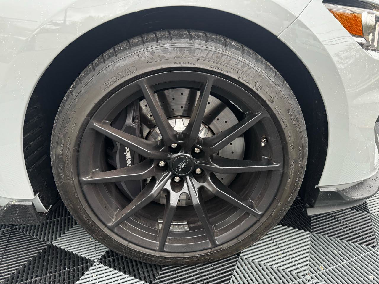 Used 2017 Ford Mustang Shelby GT350 RWD image 32