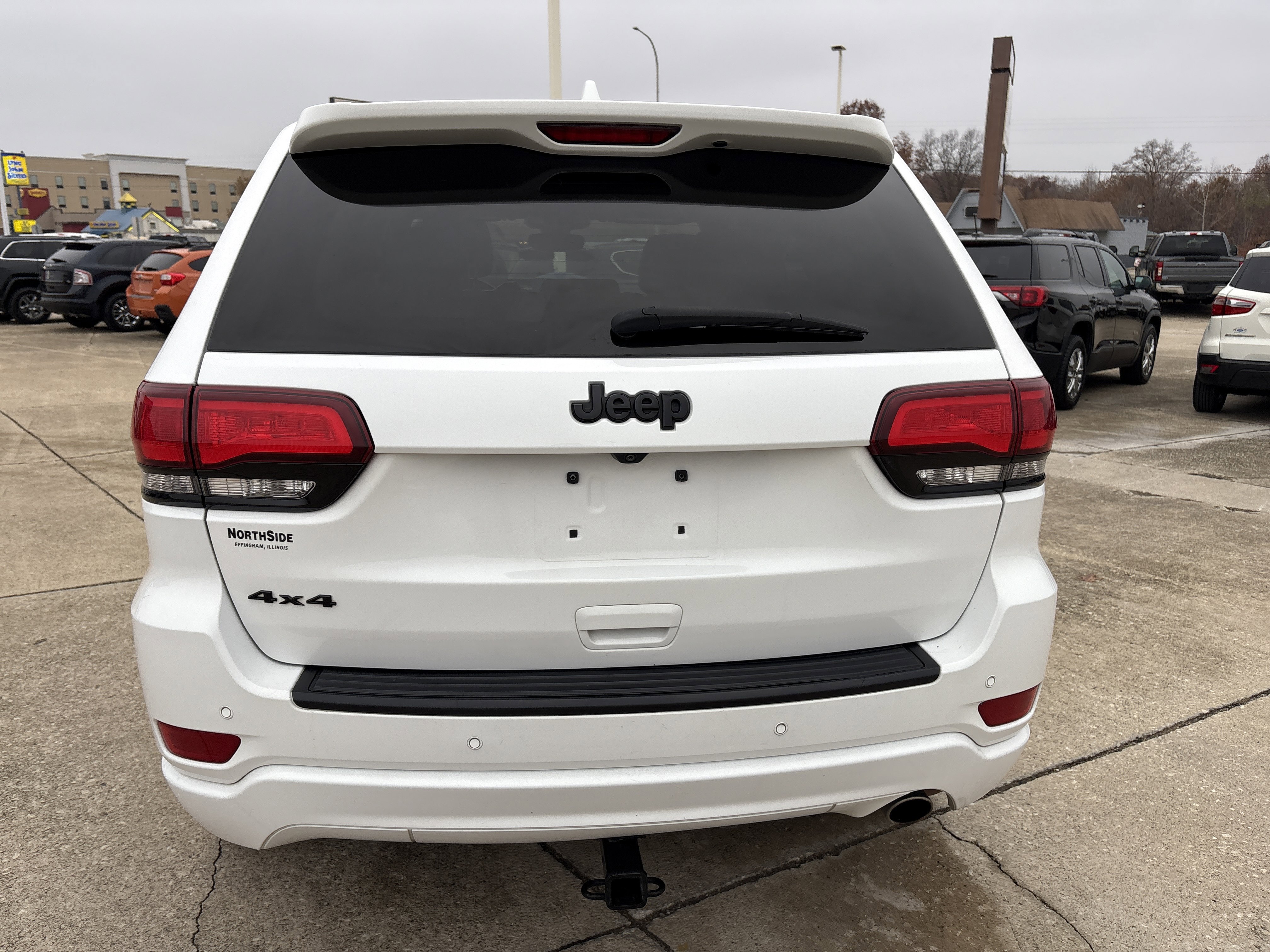 Used 2019 Jeep Grand Cherokee Altitude image 4