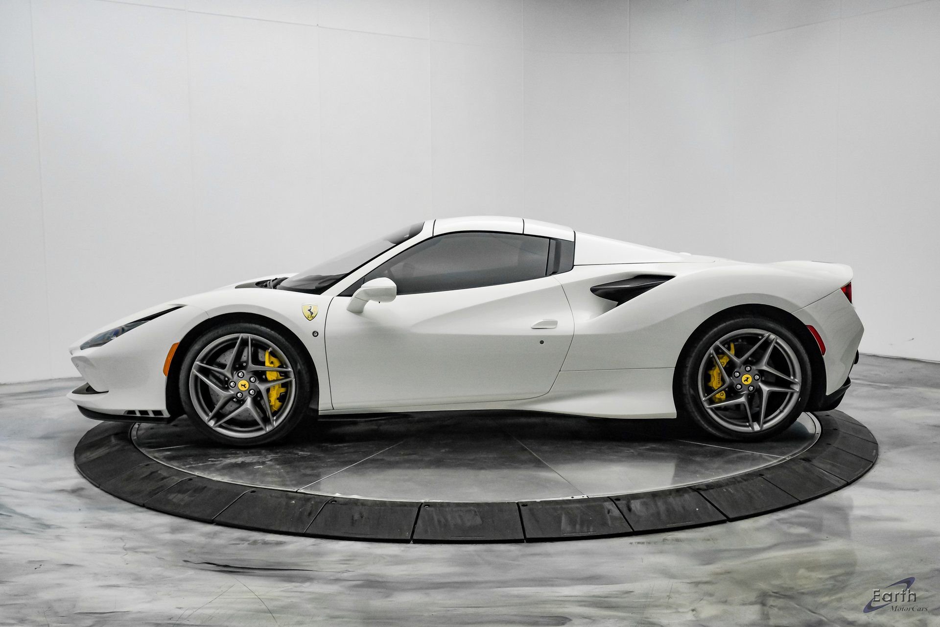 Used 2022 Ferrari F8 Tributo image 12
