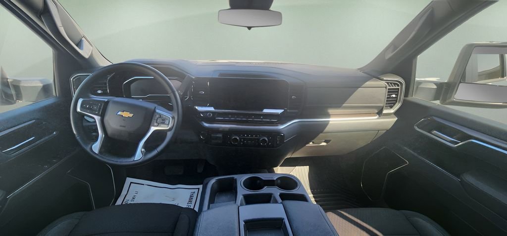 Used 2025 Chevrolet Silverado 2500 LT w/ Convenience Package image 13