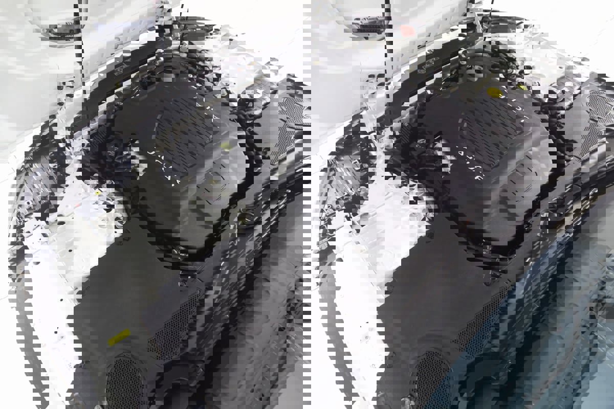 Used 2021 Jaguar F-TYPE R image 23