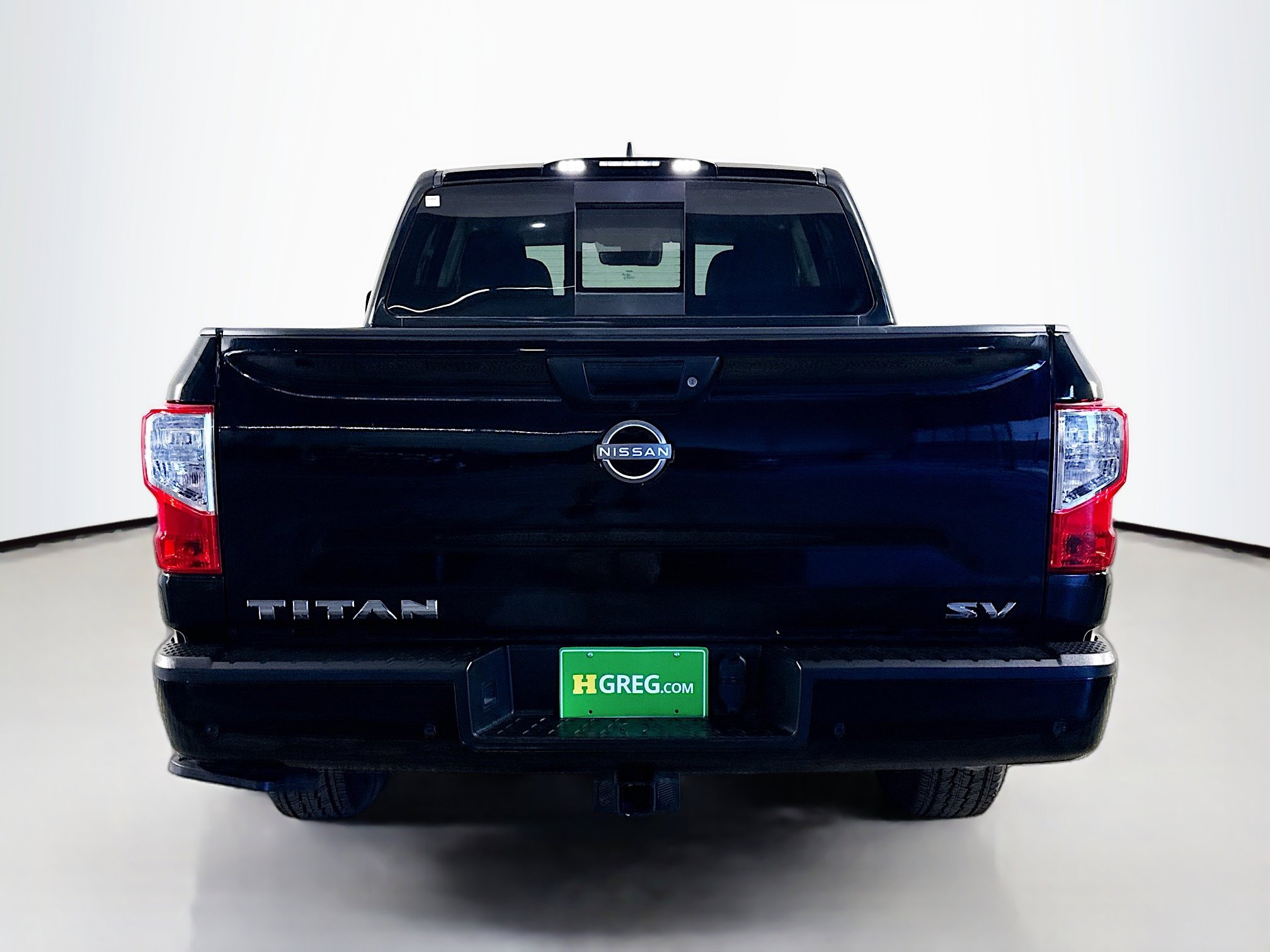 Used 2024 Nissan Titan SV w/ SV Convenience Package image 8