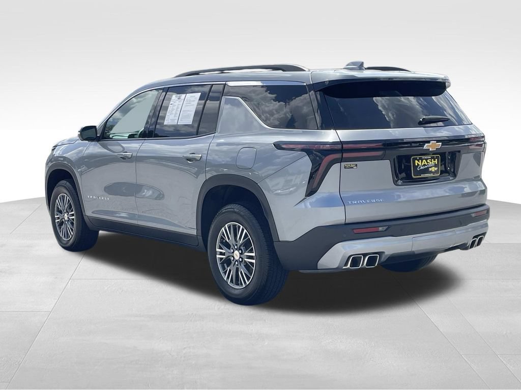 Used 2024 Chevrolet Traverse LT w/ LPO, Floor Liner Package FWD image 5