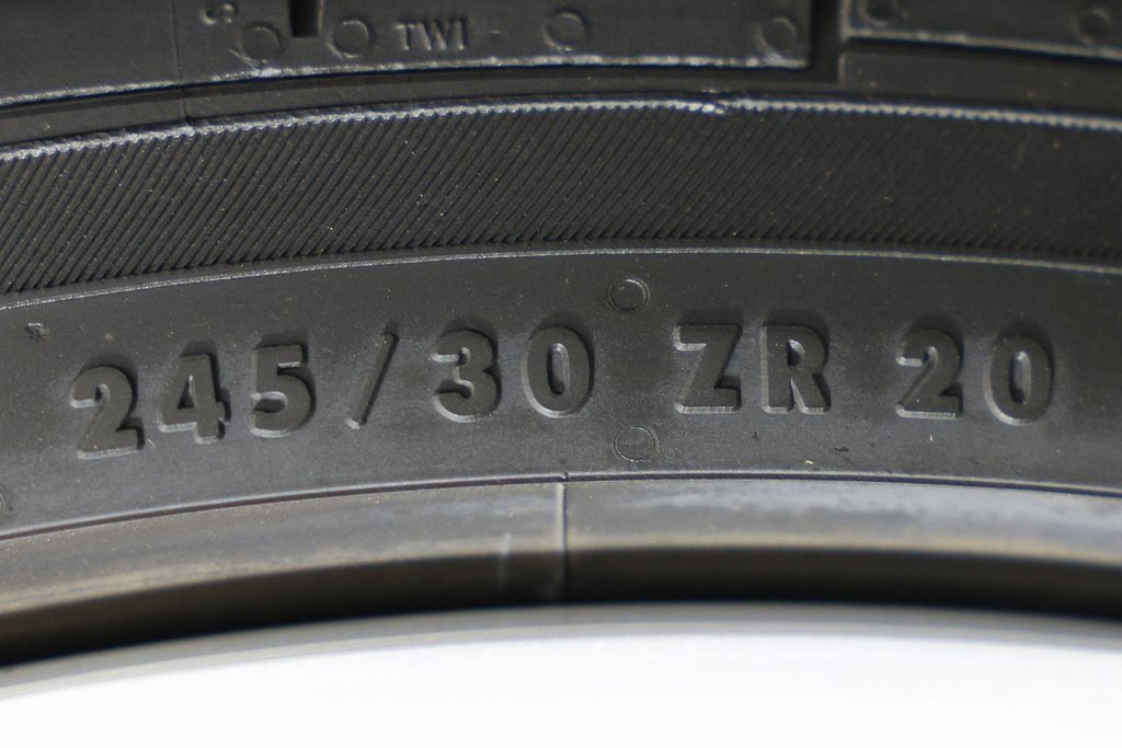 Used 2017 Audi R8 V10 w/ Carbon Exterior Package image 54