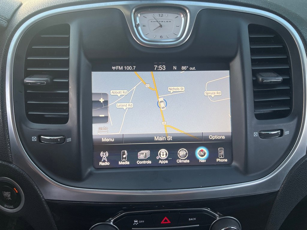 Used 2015 Chrysler 300 Limited w/ 300 Premium Group image 28