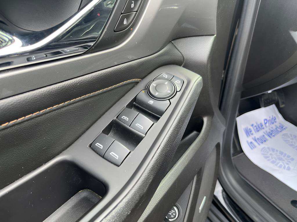 Used 2020 Chevrolet Traverse LT w/ LT Premium Package image 19