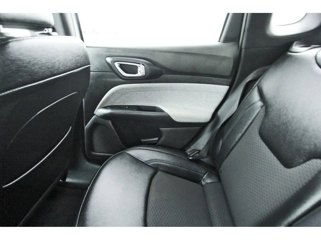 Used 2024 Jeep Compass Latitude image 12