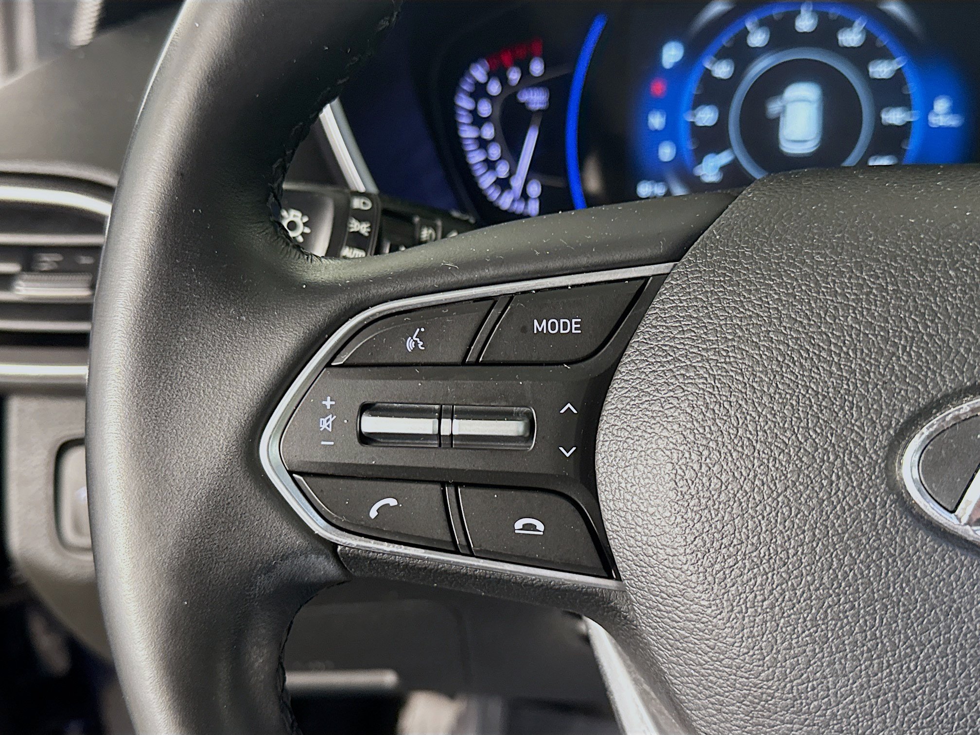 Used 2020 Hyundai Santa Fe Limited FWD image 14