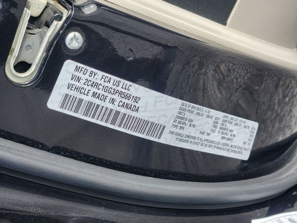 Used 2023 Chrysler Pacifica Limited image 34