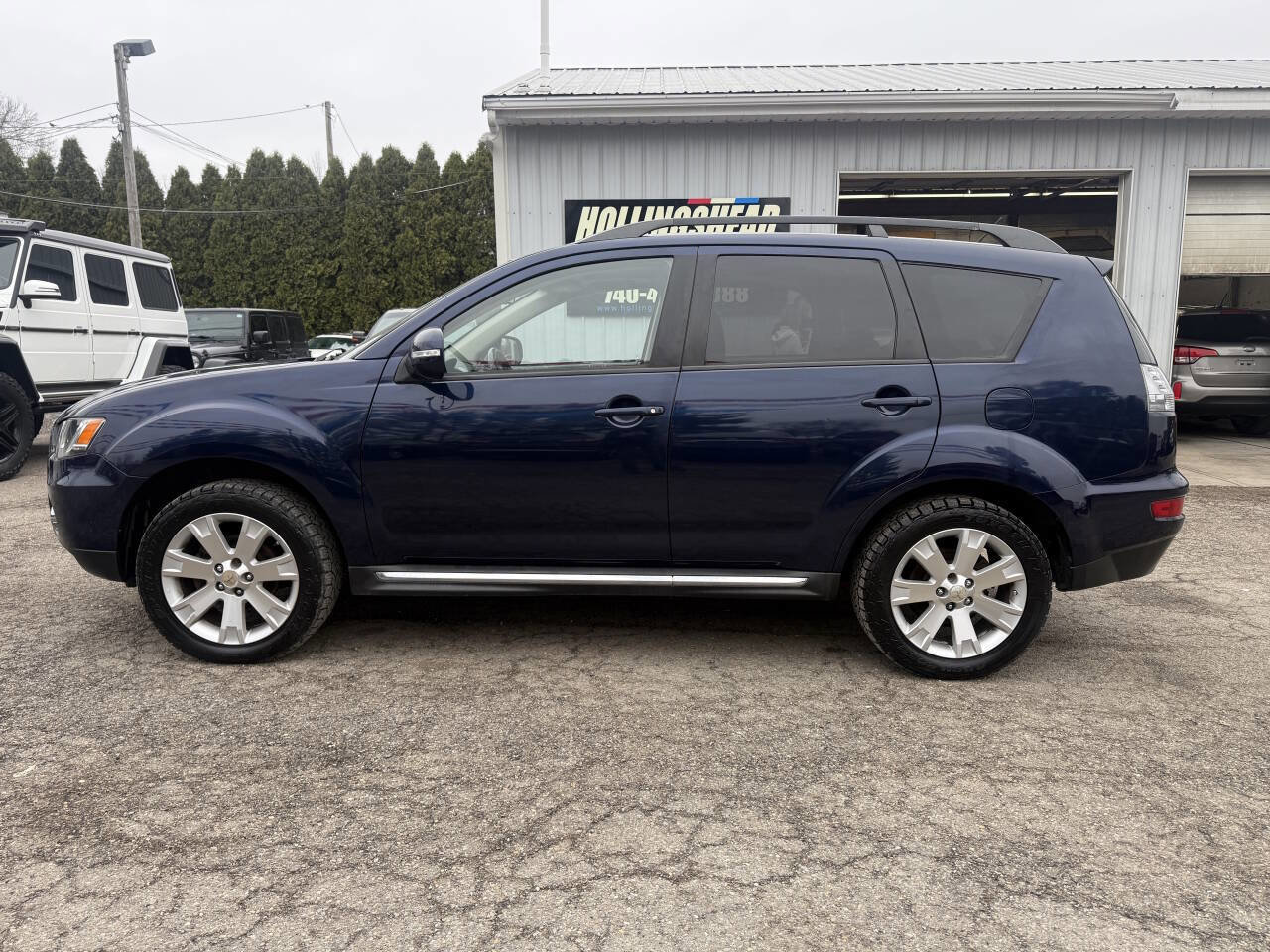 Used 2013 Mitsubishi Outlander SE image 8