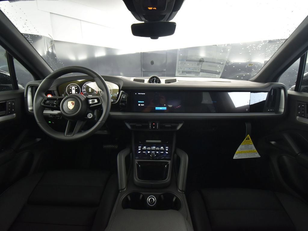Used 2025 Porsche Cayenne image 14