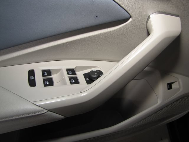 Used 2025 Volkswagen Jetta SE FWD image 11